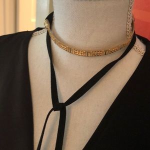 Sexy Gold choker necklace with suede strings!